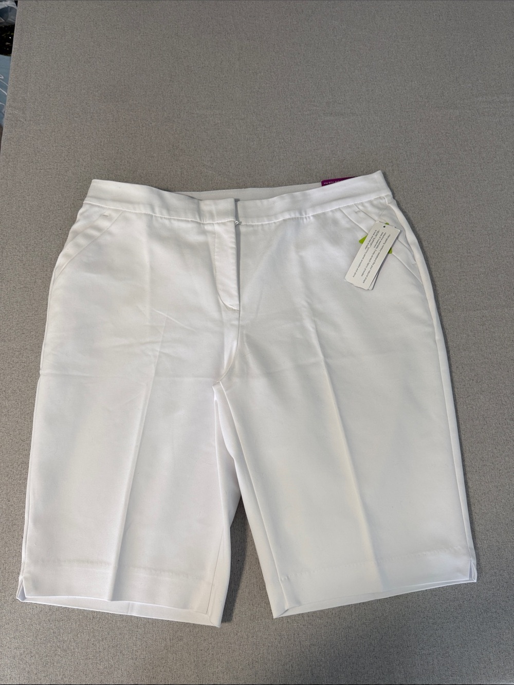 Investments Women’s White Bermuda shorts SZ14 - Picture 15 of 15